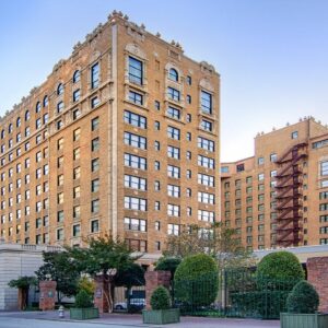 One-Night Stay at The Peabody Memphis + Dinner for Two at Chez Philippe + Valet Parking