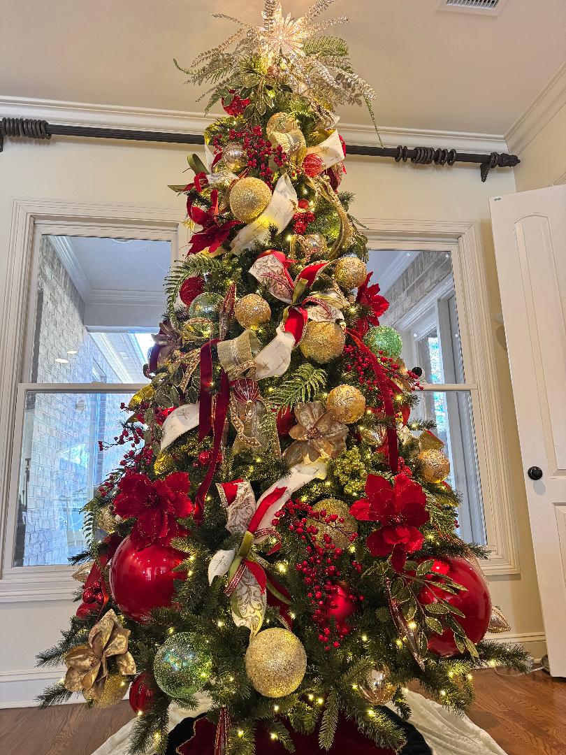 Create a Stunning Holiday Tradition with Holly’s Floral Design